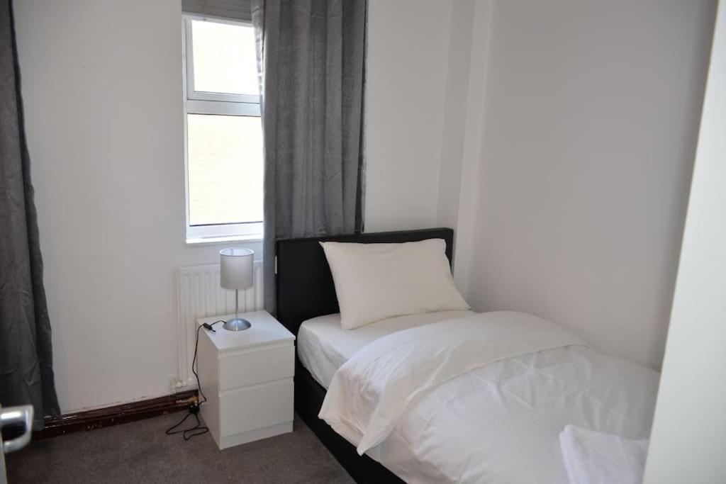 London Zone 2, 2 Bedroom House Exteriör bild